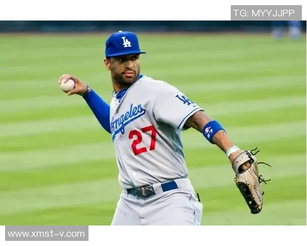 足球明星的时尚选择揭秘他们场外的穿搭风格与品牌偏好