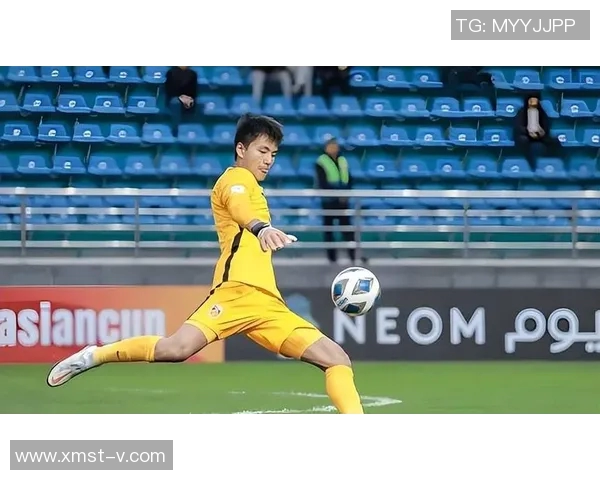 足球明星踢球鞋意外破裂瞬间视频引发热议球迷纷纷围观讨论 足球明星踢球鞋意外破裂瞬间视频引发热议球迷纷纷围观讨论