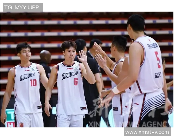 深圳马可波罗迎战广东队全力争胜展现篮球魅力与团队精神 深圳马可波罗迎战广东队全力争胜展现篮球魅力与团队精神